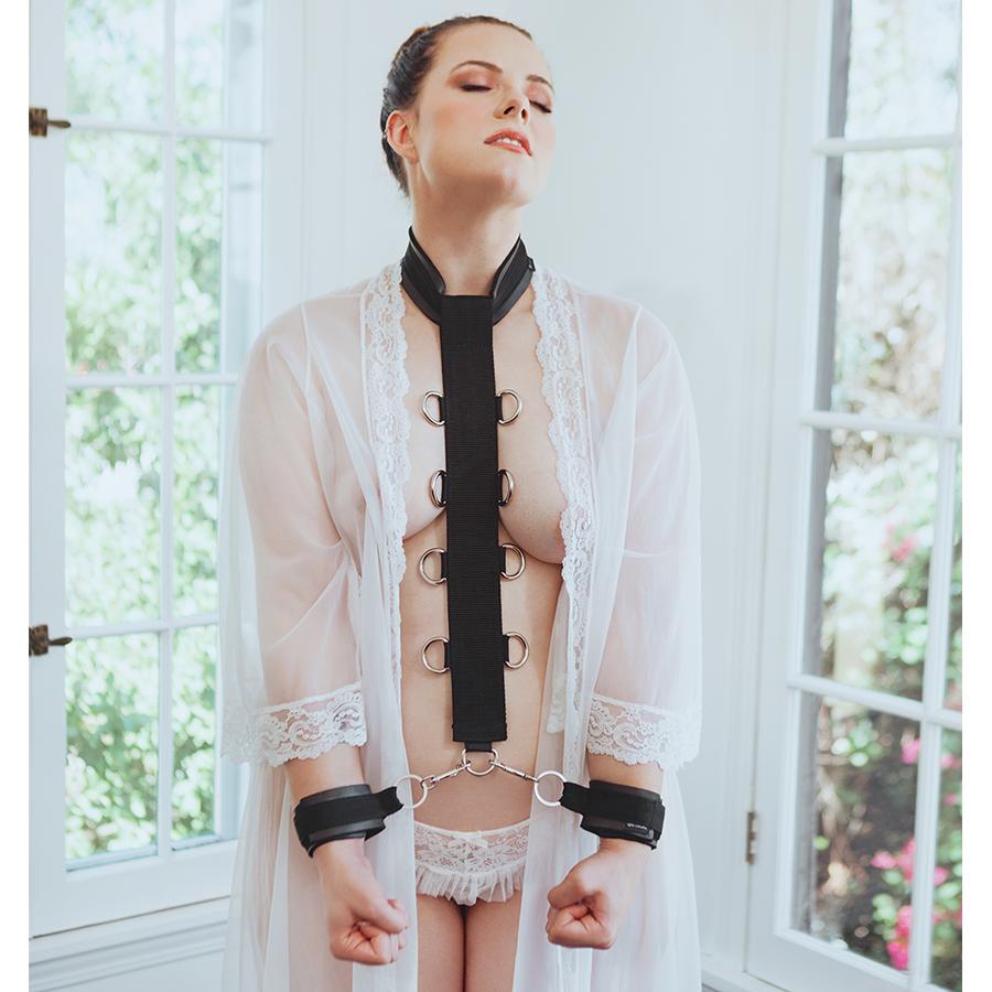 Restricción suprema de cuello y muñeca
