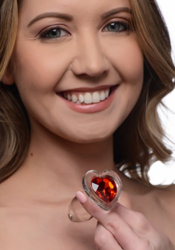 Adoración anal de cristal de corazón tierno y pequeño